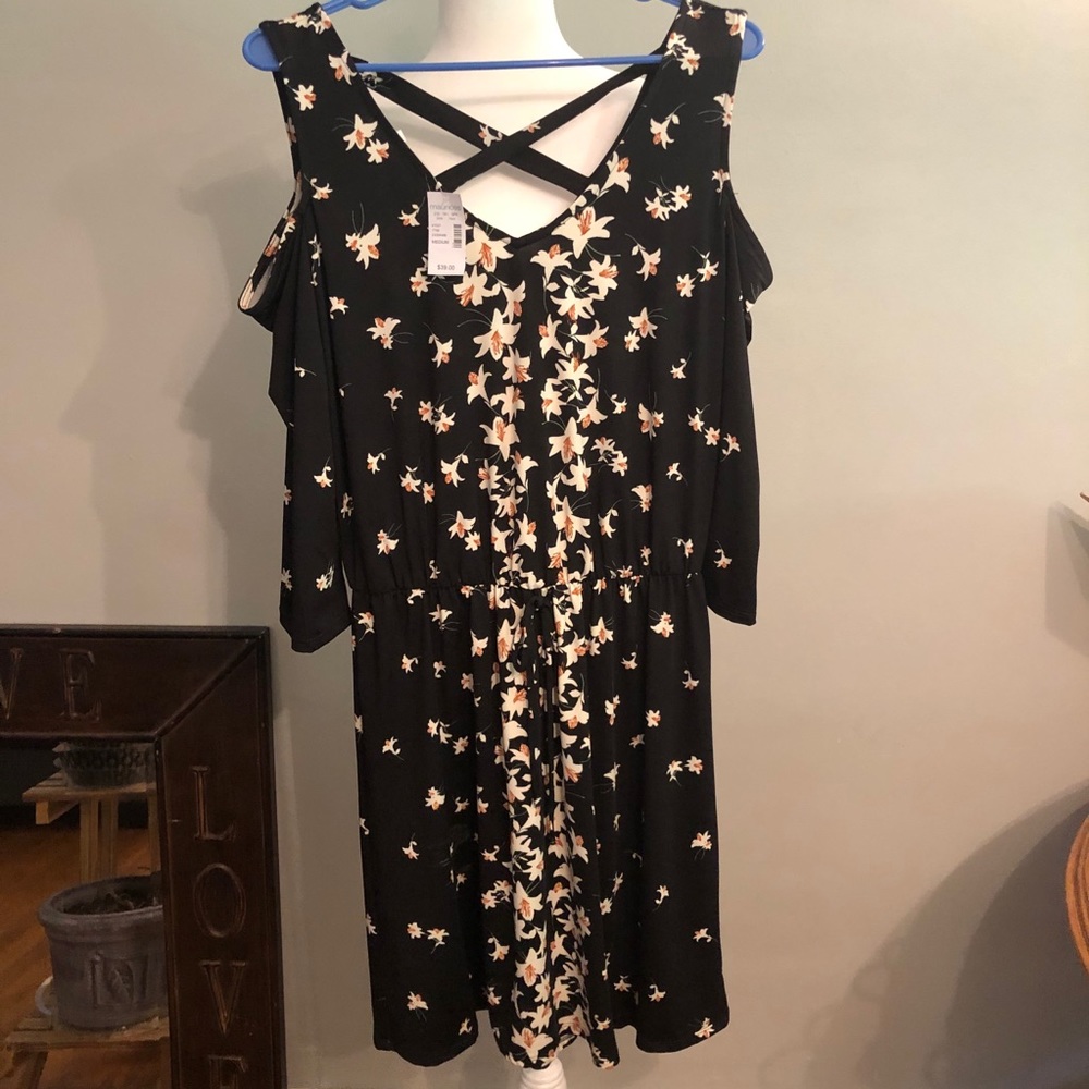 NWT Maurices cold shoulder floral dress
